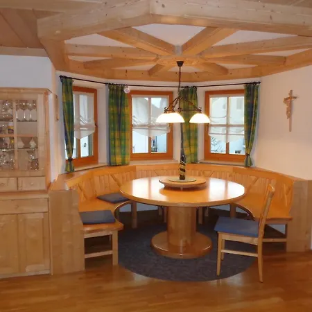 Ferienwohnung Petzendorfer شقة *