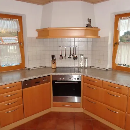 شقة Ferienwohnung Petzendorfer شفارتساخ